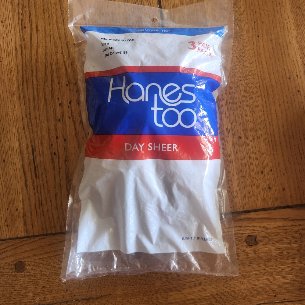Hanes Day Sheer Hosiery (3 PACK), Control Top-Reinforced Toe, Size AB    (3/$15)